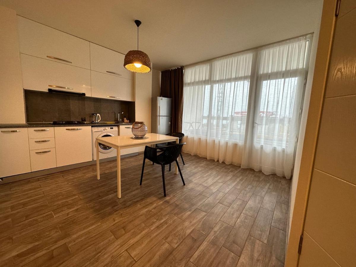 Magnolia Apartment Terrace 3 บาทูมิ ภายนอก รูปภาพ