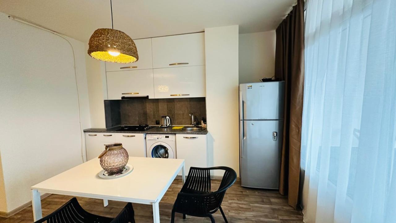 Magnolia Apartment Terrace 3 บาทูมิ ภายนอก รูปภาพ