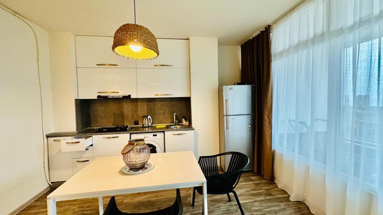 Magnolia Apartment Terrace 3 บาทูมิ ภายนอก รูปภาพ