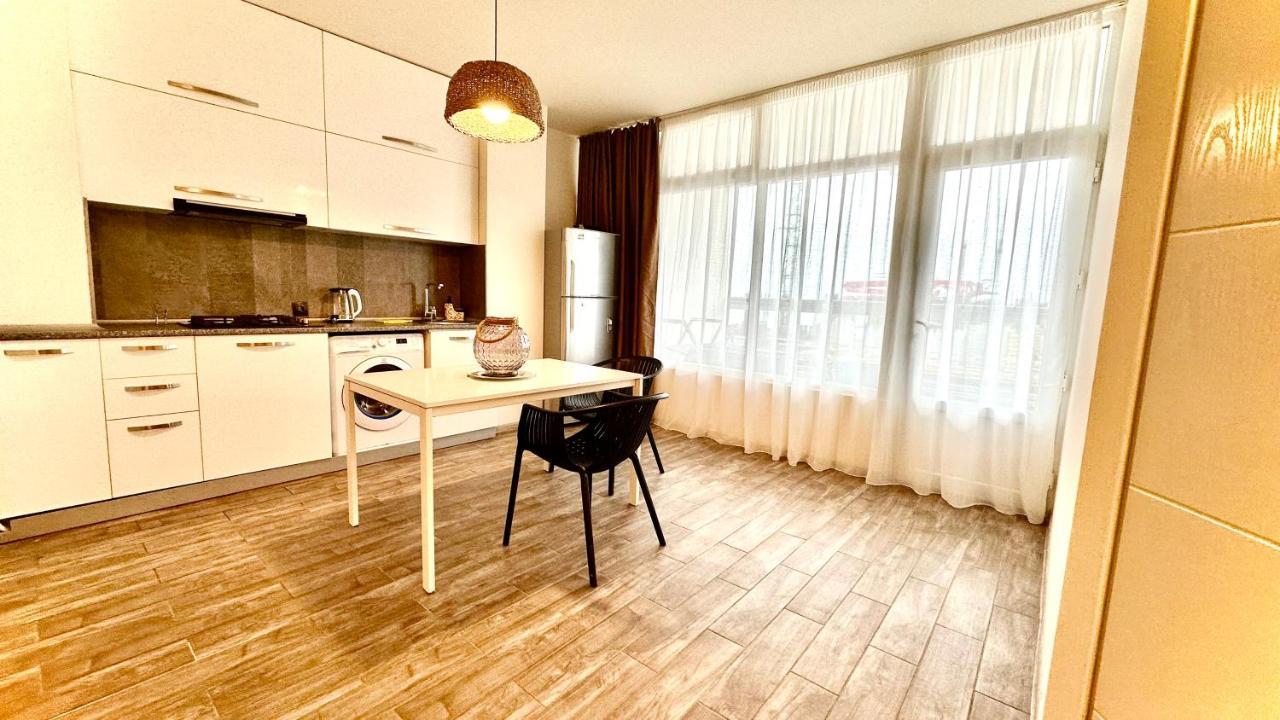 Magnolia Apartment Terrace 3 บาทูมิ ภายนอก รูปภาพ